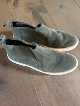 Load image into Gallery viewer, 8.5 Toms Gray Flats
