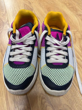 Load image into Gallery viewer, 1.5 NIKE Sneakers
