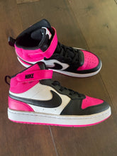 Load image into Gallery viewer, NIKE 3 Shoes/Boots
