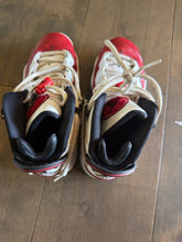 Load image into Gallery viewer, 6 jordan Sneakers
