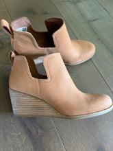 Load image into Gallery viewer, 7 Toms Brown Booties
