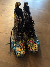 Load image into Gallery viewer, Dr. Martens 6 Boots

