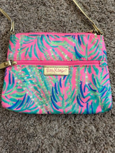 Load image into Gallery viewer, Lilly pulitzer Purse
