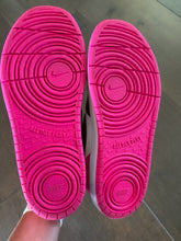 Load image into Gallery viewer, NIKE 3 Shoes/Boots

