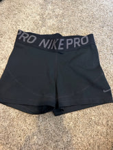 Load image into Gallery viewer, Size L Nike Pro Black Workout
