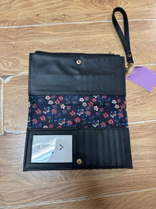 Nanette WALLET