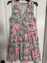 Load image into Gallery viewer, Size M Lilly pulitzer Pink Tropical Dress
