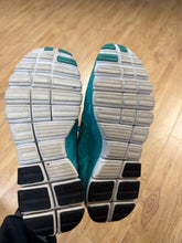 Load image into Gallery viewer, 6.5 NIKE Sneakers
