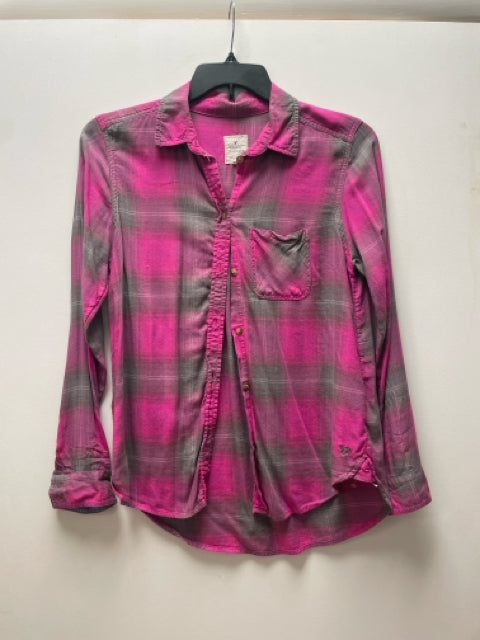 Size M American Eagle Pink Plaid Casual Top