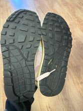 Load image into Gallery viewer, 7 NIKE Tan Sneakers
