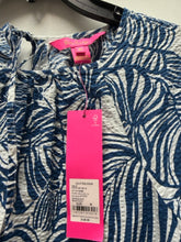 Load image into Gallery viewer, Size M Lilly pulitzer Blue Floral Casual Top
