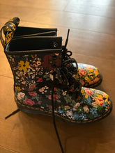 Load image into Gallery viewer, Dr. Martens 6 Boots
