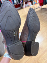 Load image into Gallery viewer, 4 Ariat Boots
