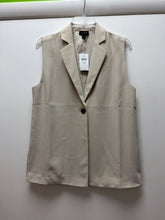Load image into Gallery viewer, Size XS j jill Beige Vest
