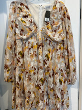 Load image into Gallery viewer, Size L She &amp; Sky Tan Leaf Print Dress
