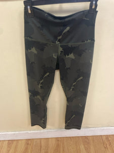 Size M Lululemon Green Camoflage Workout