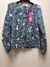 Load image into Gallery viewer, Size M Lilly pulitzer Blue Floral Casual Top
