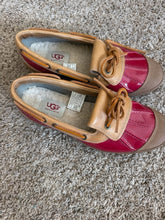 Load image into Gallery viewer, 7 Ugg Red Flats
