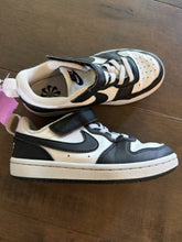 Load image into Gallery viewer, 11 NIKE Shoes/Boots
