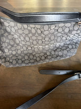 Load image into Gallery viewer, Coach Purse
