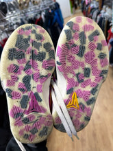 Load image into Gallery viewer, 1.5 NIKE Sneakers
