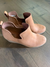 Load image into Gallery viewer, 7 Toms Brown Booties
