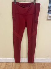Load image into Gallery viewer, Size 4 Lululemon Burgundy Ribbed knit Workout
