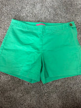 Load image into Gallery viewer, Size 8 Lilly pulitzer Green Solid Shorts
