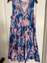 Load image into Gallery viewer, Size M Lilly pulitzer Blue Design Dress
