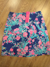 Load image into Gallery viewer, Size 2 Lilly pulitzer Blue Floral Skirt
