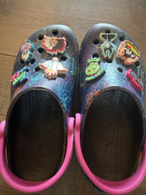 Load image into Gallery viewer, Crocs 13 Shoes/Boots
