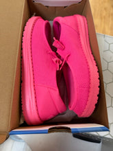 Load image into Gallery viewer, 7 Hey DUDE Hot Pink Flats
