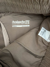 Load image into Gallery viewer, Size M Avalanche Brown Shorts

