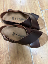 Load image into Gallery viewer, 8 papillio Brown Wedges
