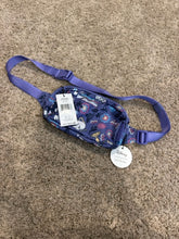 Load image into Gallery viewer, Vera Bradley Fanny pack
