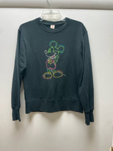 Load image into Gallery viewer, Size XS UT Black Sweatshirt
